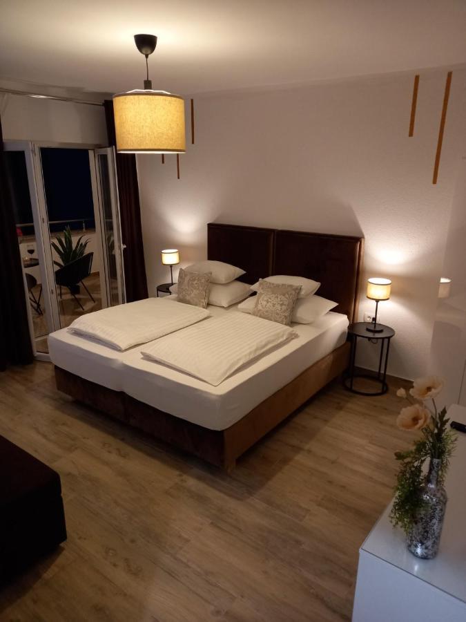 Garfild 1 Guest House Нови Винодолски Екстериор снимка