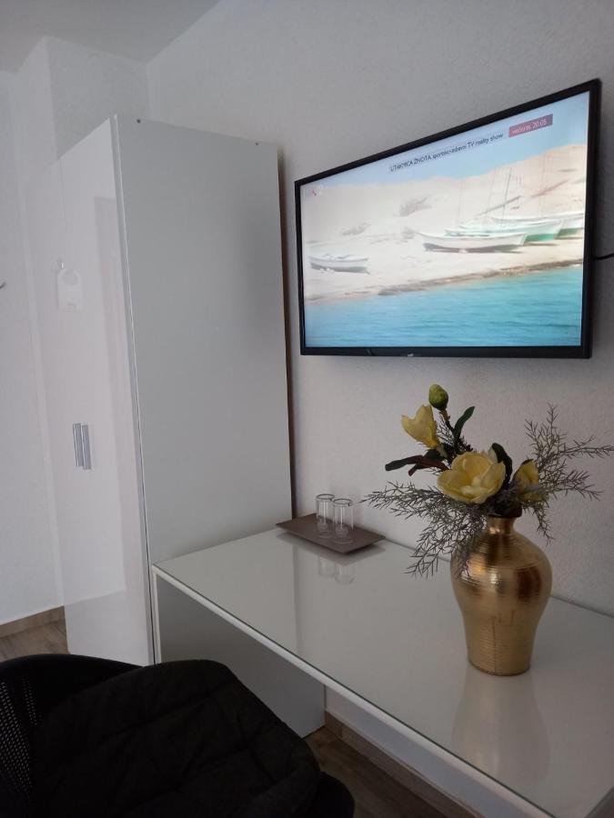 Garfild 1 Guest House Нови Винодолски Екстериор снимка