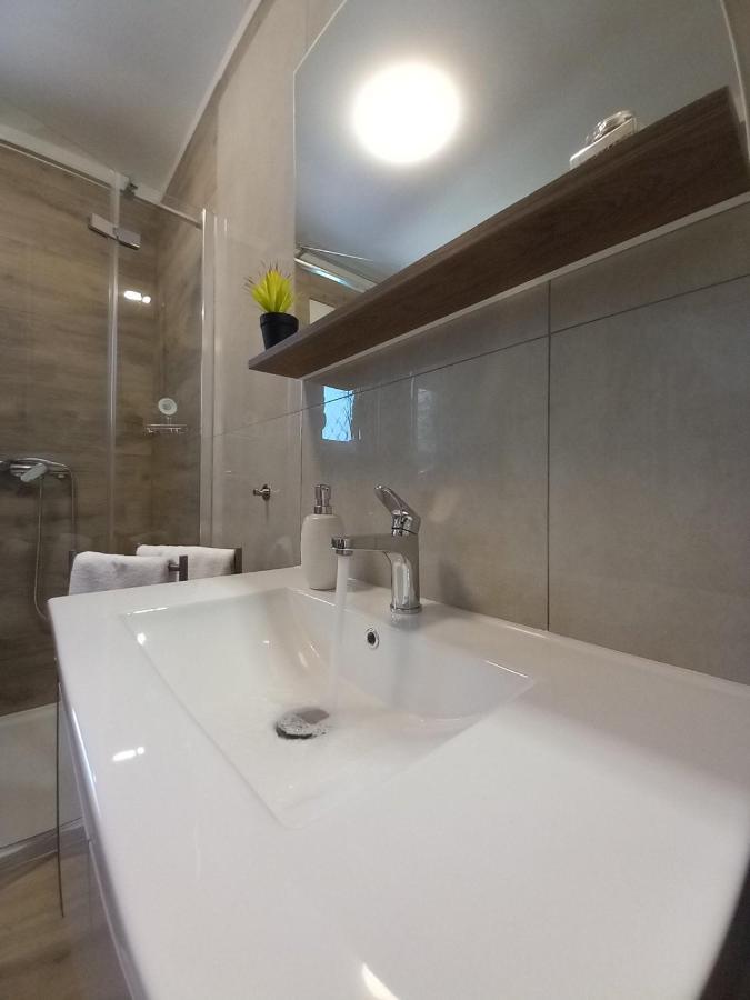 Garfild 1 Guest House Нови Винодолски Екстериор снимка